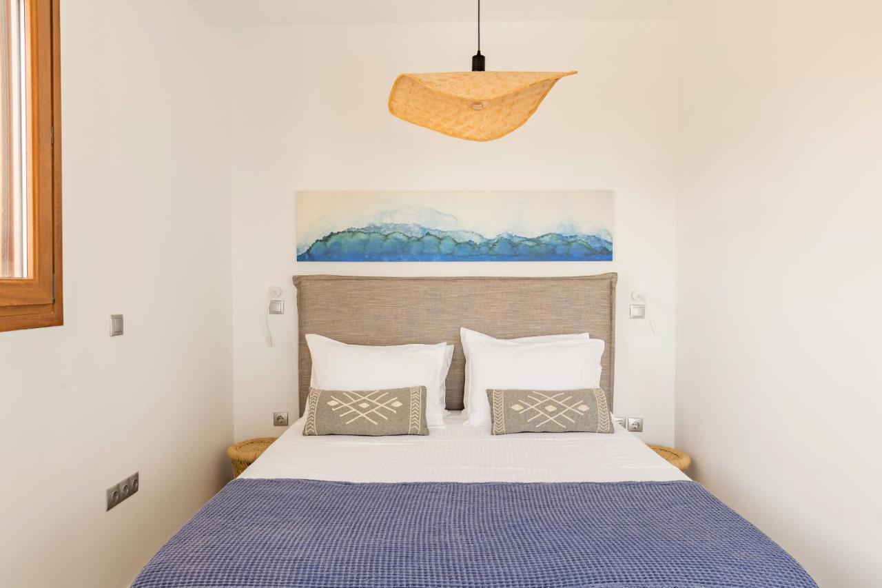 Villaer Santa Maria With Private Pool And Sea View