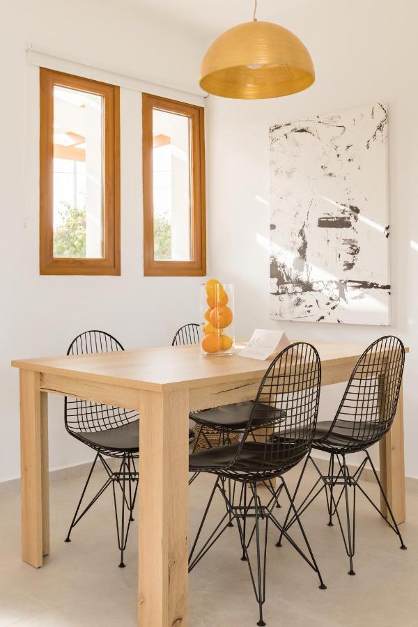 Santa Maria With Private Pool And Sea View Villaer